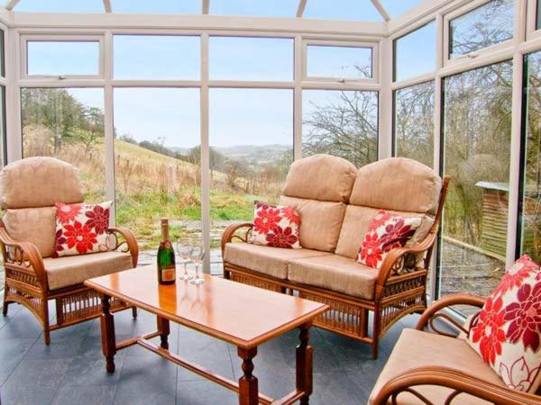 Hendre Aled Farmhouse Villa Llansannan Exterior photo